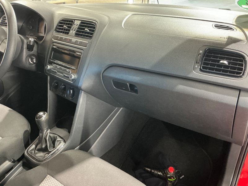 Volkswagen Polo 1.6 TDI Trendline BlueMotion Tech 2013 – снимка 24