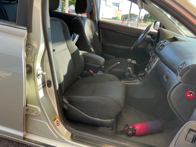 Toyota Avensis 2.0 Sol — zdjęcie 3