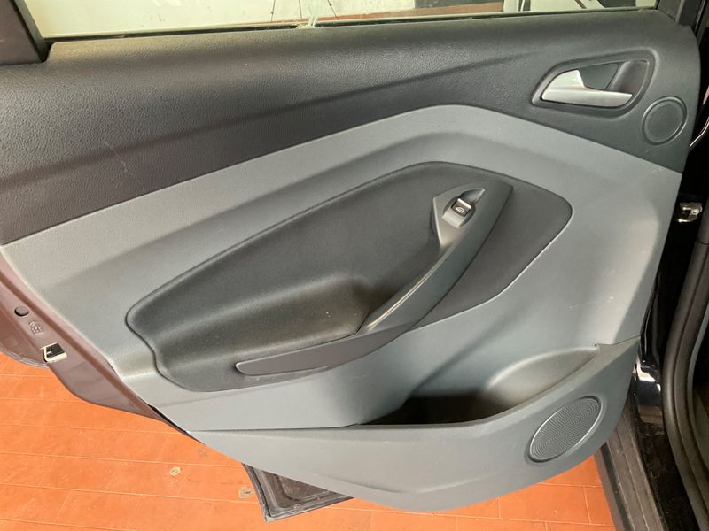 Ford C-Max 1.6 TDCi Titanium 2013 – снимка 23