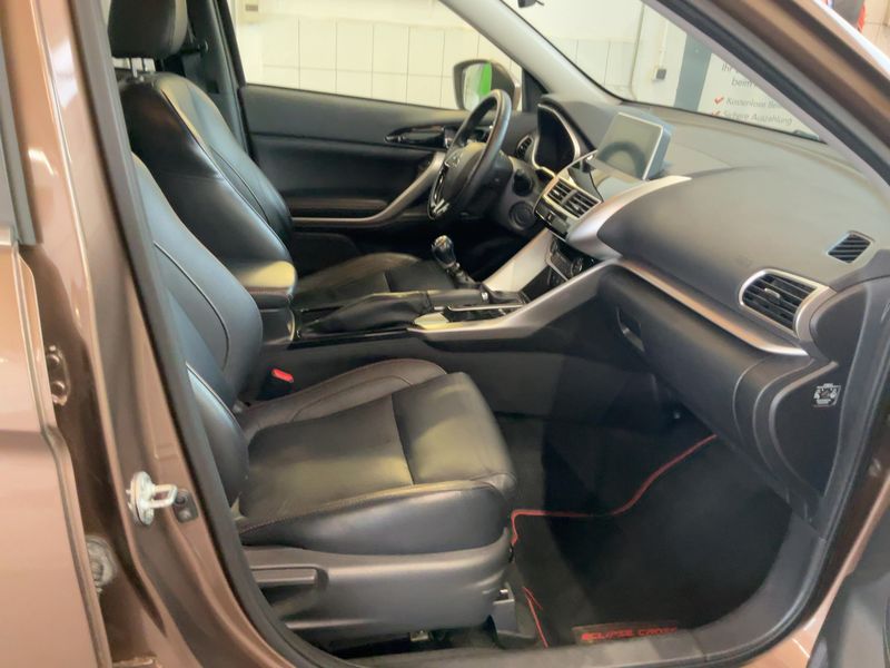 Mitsubishi Eclipse Cross 1.5 T-MIVEC Top 2WD — zdjęcie 11