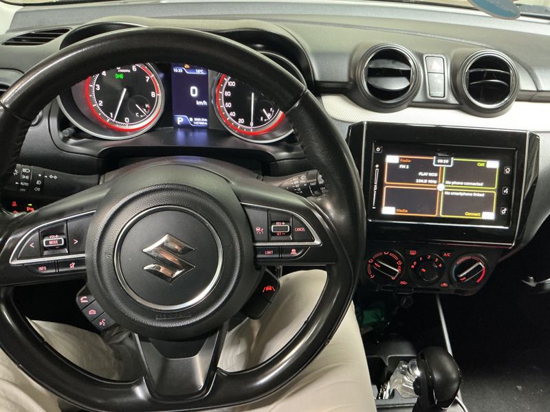 Suzuki Swift 1.2 DualJet Mild-Hybrid Comfort — zdjęcie 12