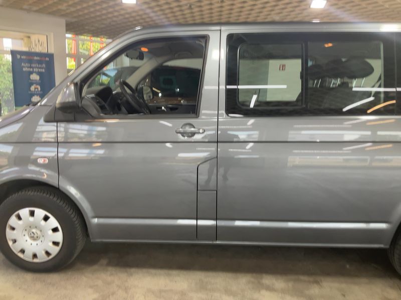 Volkswagen T5 Caravelle 2.0 TDI Comfortline — zdjęcie 4