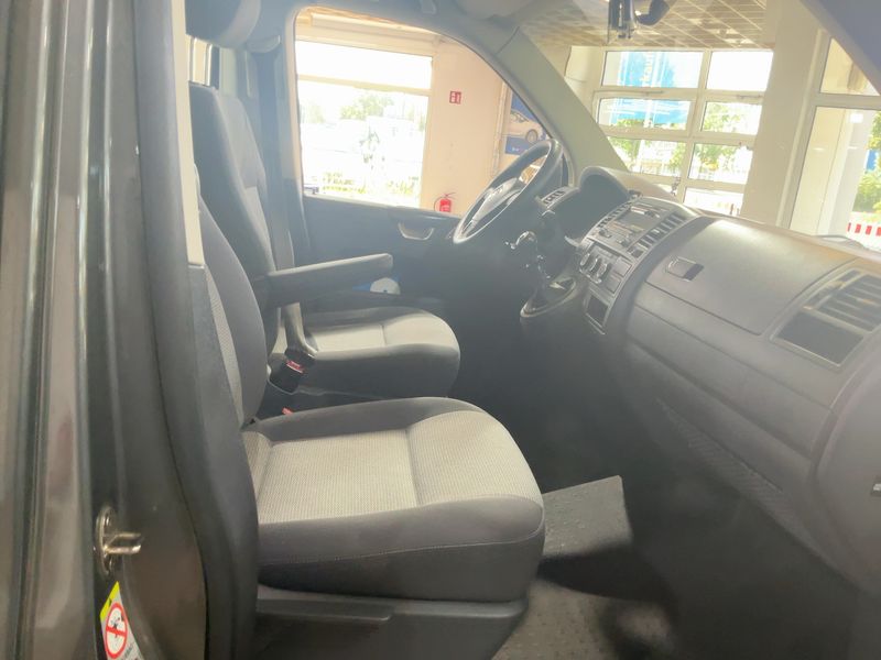 Volkswagen T5 Caravelle 2.0 TDI Comfortline — zdjęcie 11