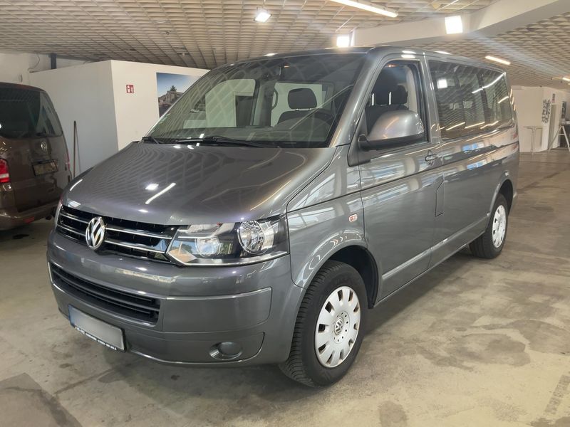 Volkswagen T5 Caravelle 2.0 TDI Comfortline
