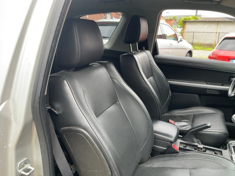 Suzuki Grand Vitara 1.9 DDiS Comfort — zdjęcie 14