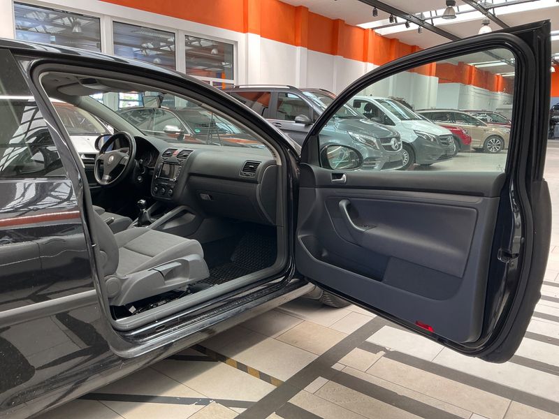 Volkswagen Golf V 1.6 Trendline — zdjęcie 3