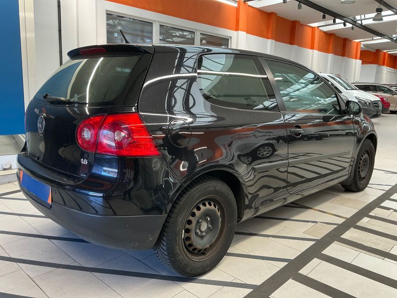 Volkswagen Golf V 1.6 Trendline — zdjęcie 2
