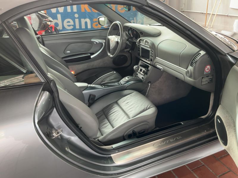 Porsche 911 996 Carrera Cabrio — zdjęcie 11