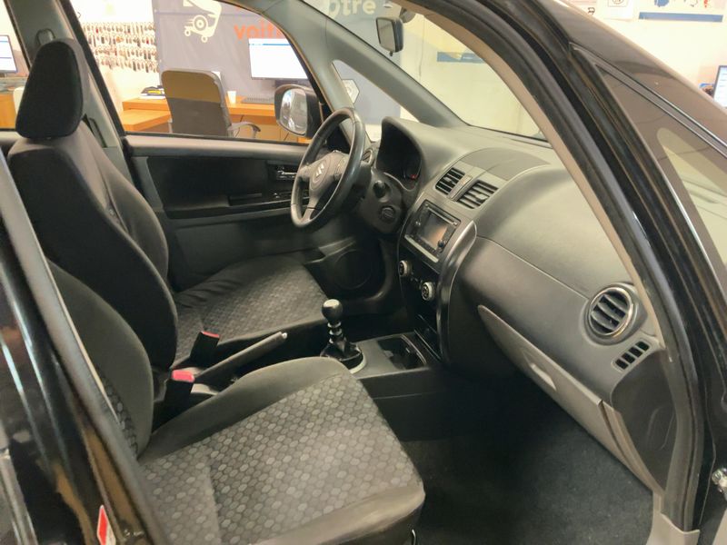 Suzuki SX4 2.0 DDiS Comfort 2013 – снимка 16