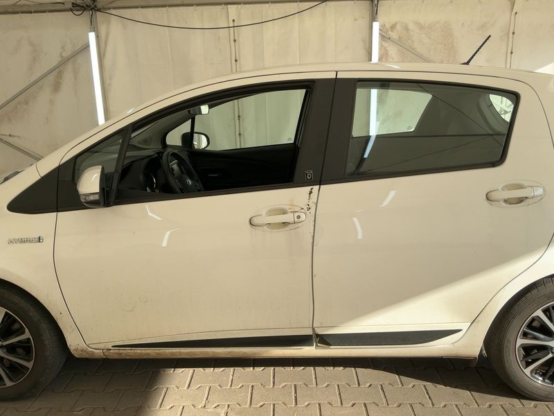 Toyota Yaris 1.5 Hybrid Team D — zdjęcie 4