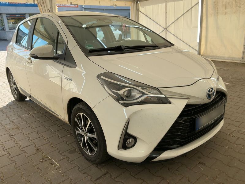 Toyota Yaris 1.5 Hybrid Team D — zdjęcie 8