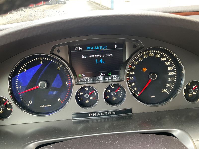 Volkswagen Phaeton 3.0 V6 TDI Lang 4Motion — zdjęcie 13