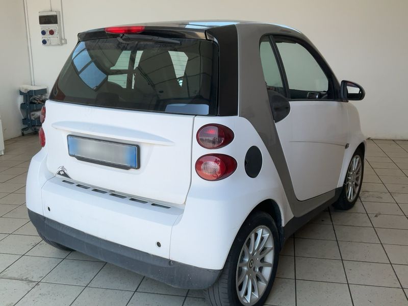 Smart fortwo 1.0 Micro Hybrid Drive passion — zdjęcie 6