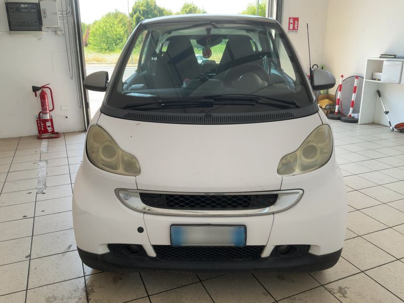 Smart fortwo 1.0 Micro Hybrid Drive passion — zdjęcie 9