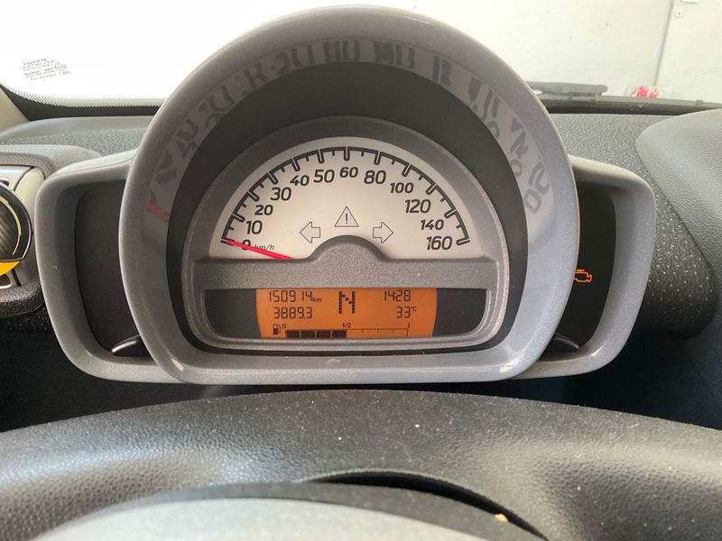 Smart fortwo 1.0 Micro Hybrid Drive passion — zdjęcie 13