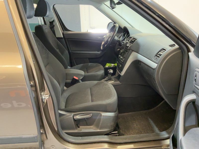 Skoda Yeti 2.0 TDI Ambition 4x4 — zdjęcie 11