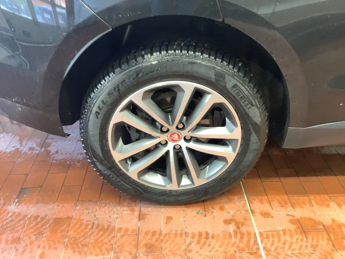 Jaguar F-Pace 2018 — photo 10