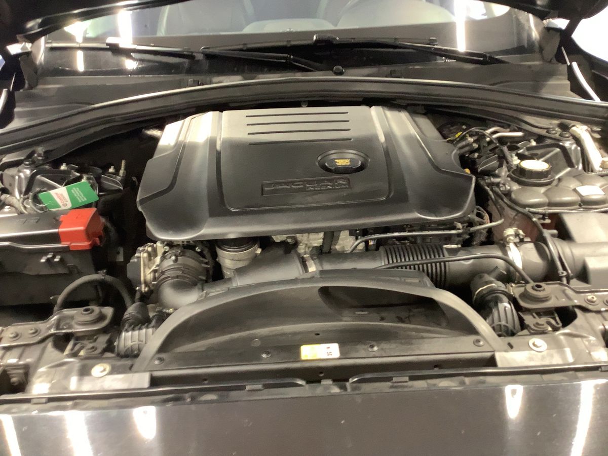 Jaguar F-Pace 2018 — photo 23