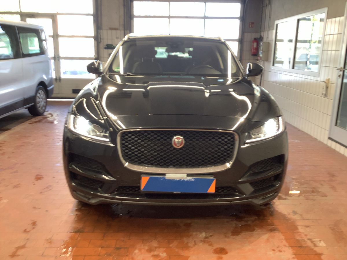 Jaguar F-Pace 2018 — photo 15