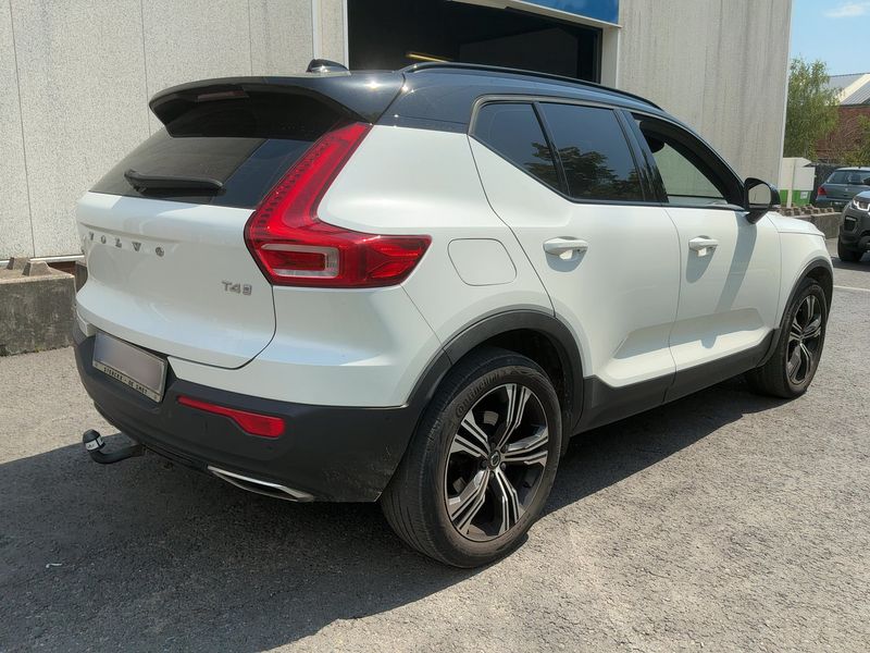 Volvo XC40 2.0 T4 R-Design 2WD — zdjęcie 6