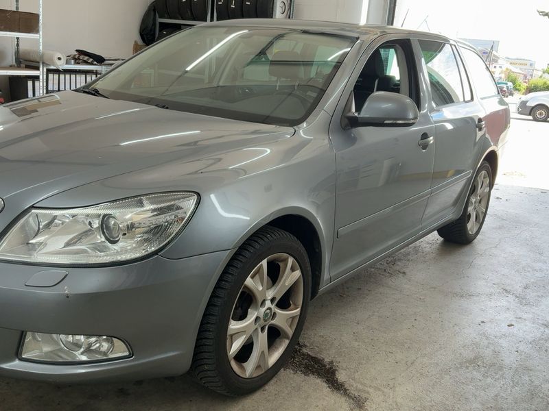 Skoda Octavia 1.4 TSI Elegance 2013 – снимка 2