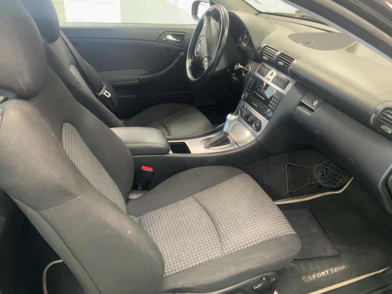 Mercedes-Benz C-Klasse C 180 Kompressor Sport Edition — zdjęcie 11