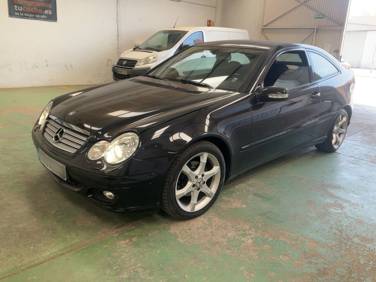 Mercedes-Benz C-Klasse 2006 — photo 1