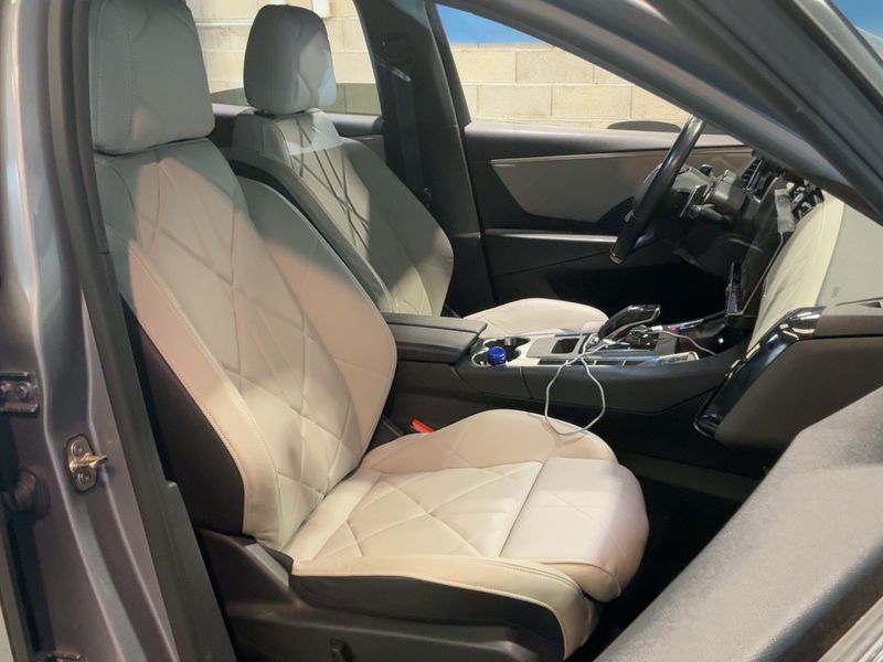 DS Automobiles DS7 Crossback 1.2 PureTech Executive — zdjęcie 11