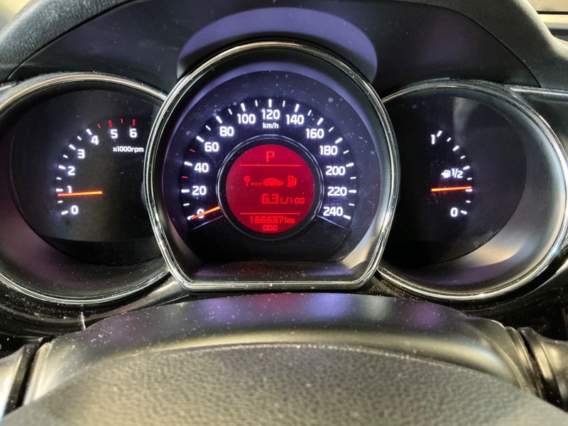 Kia cee'd 1.6 CRDi Spirit — zdjęcie 13