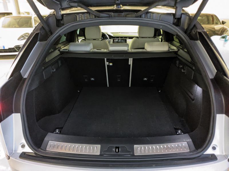 Land Rover Range Rover Velar 2.0 Diesel SE R-Dynamic — zdjęcie 9