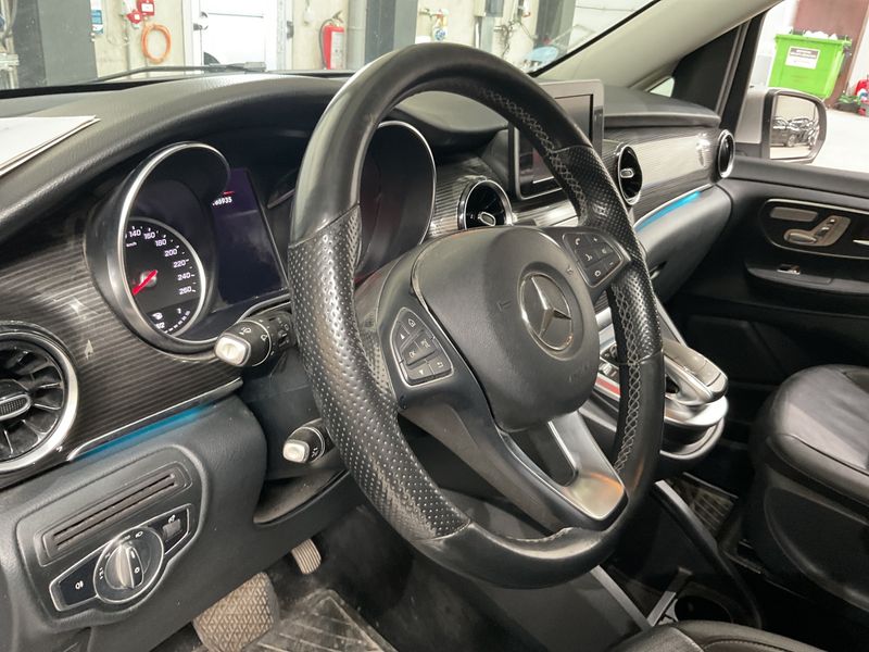 Mercedes-Benz V-Klasse V 300 d AVANTGARDE lang 2020 – снимка 27