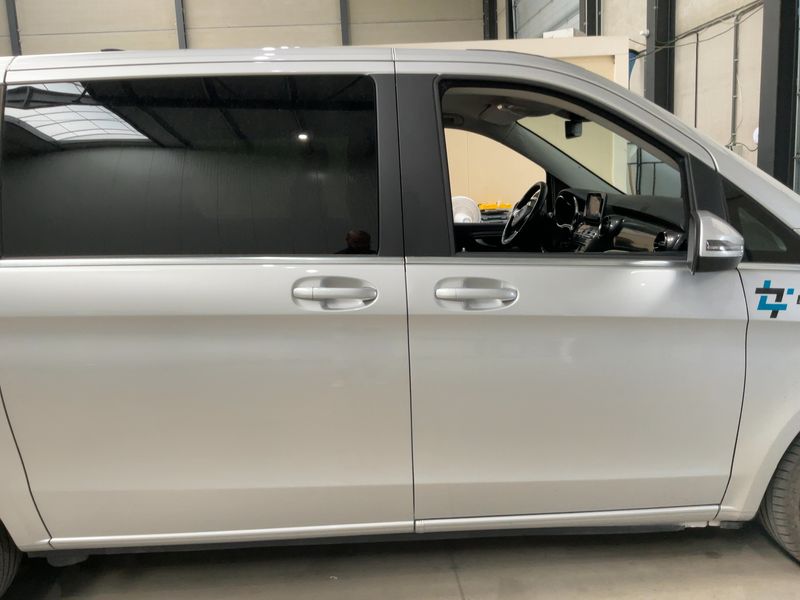 Mercedes-Benz V-Klasse V 300 d AVANTGARDE lang — zdjęcie 7