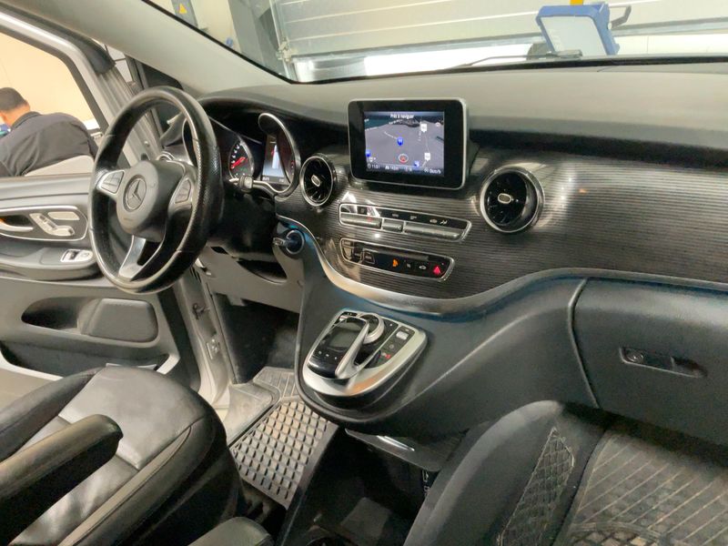 Mercedes-Benz V-Klasse V 300 d AVANTGARDE lang — zdjęcie 12