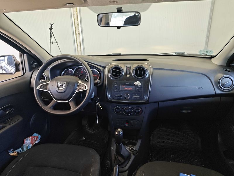 Dacia Logan 1.0 Ambiance — zdjęcie 11