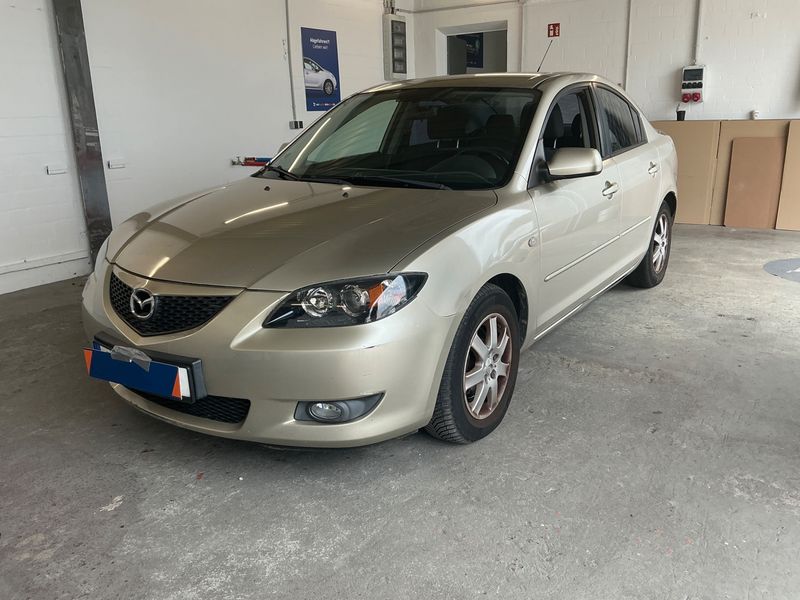 Mazda 3 1.6 Comfort — zdjęcie 1