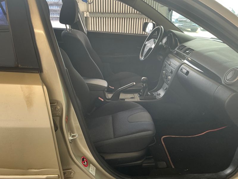 Mazda 3 1.6 Comfort — zdjęcie 3