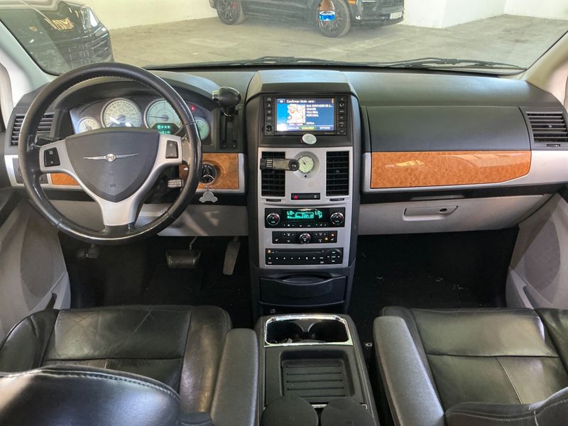 Chrysler Grand Voyager 2.8 CRD Limited — zdjęcie 12