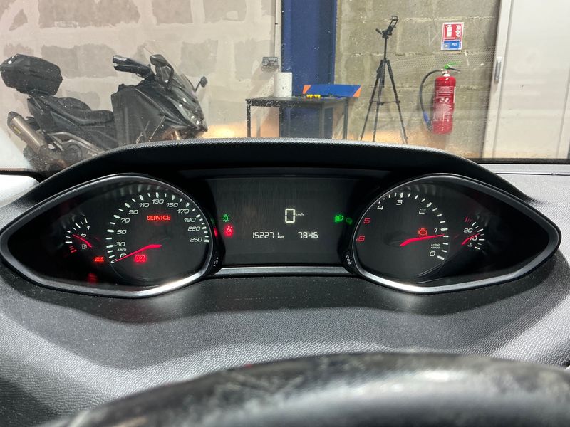 Peugeot 308 1.6 Blue-HDi Style 2016 – снимка 18