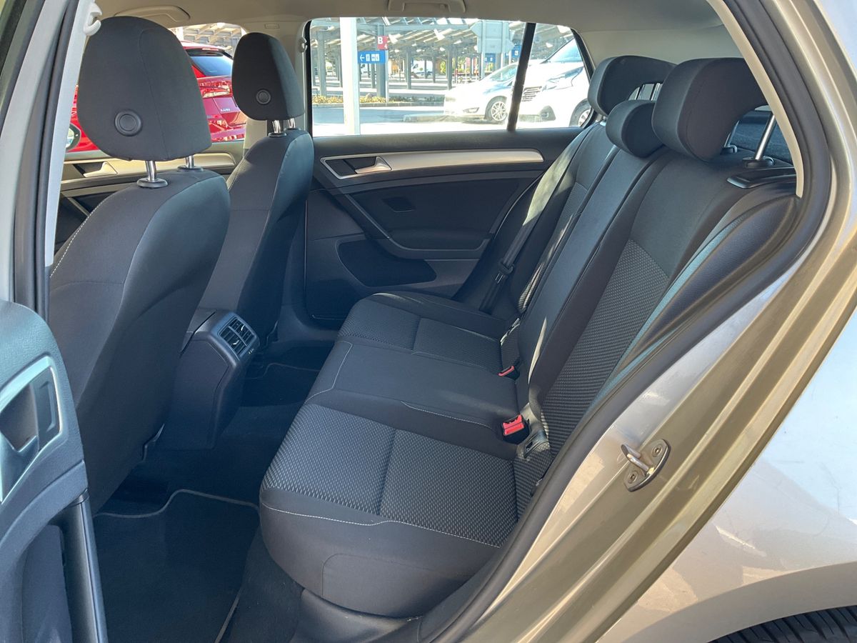 Volkswagen Golf 2018 — photo 30
