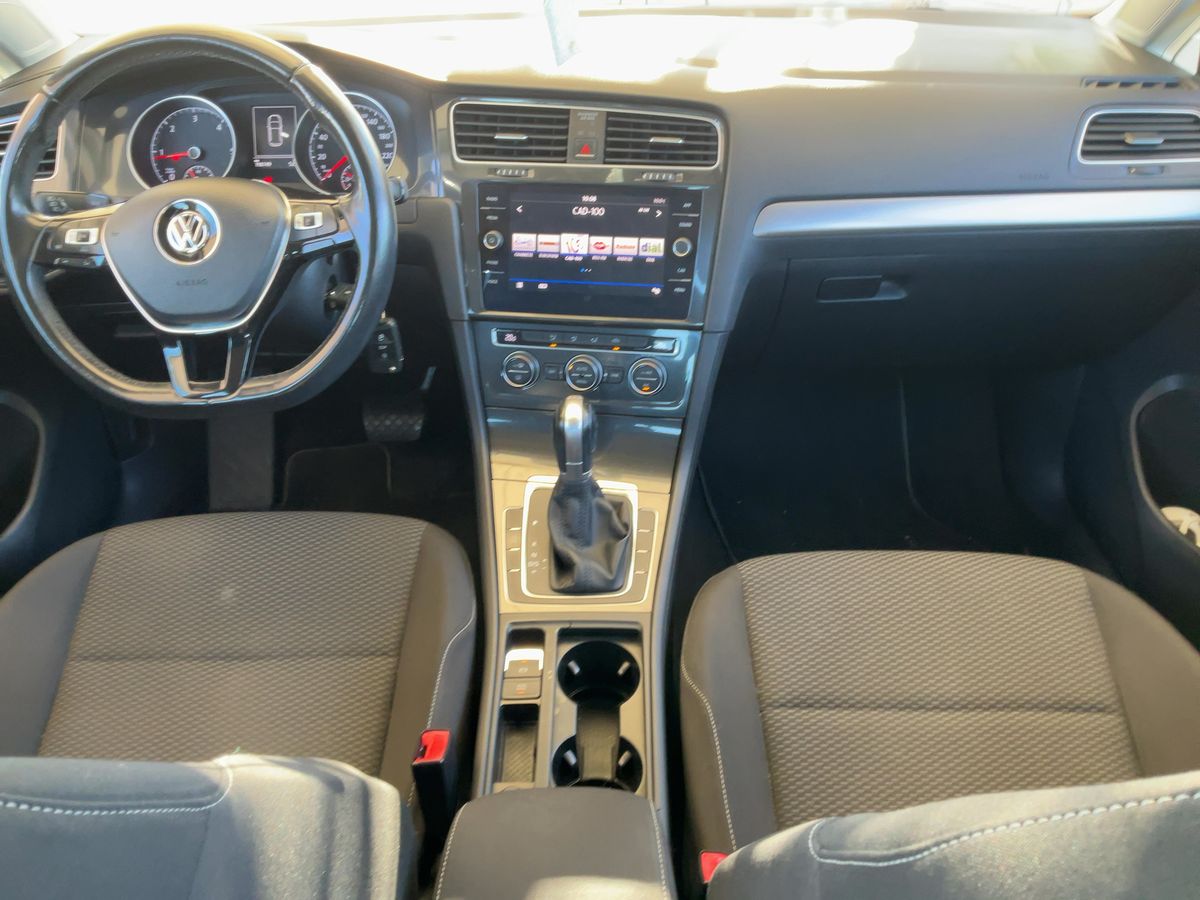 Volkswagen Golf 2018 — photo 17