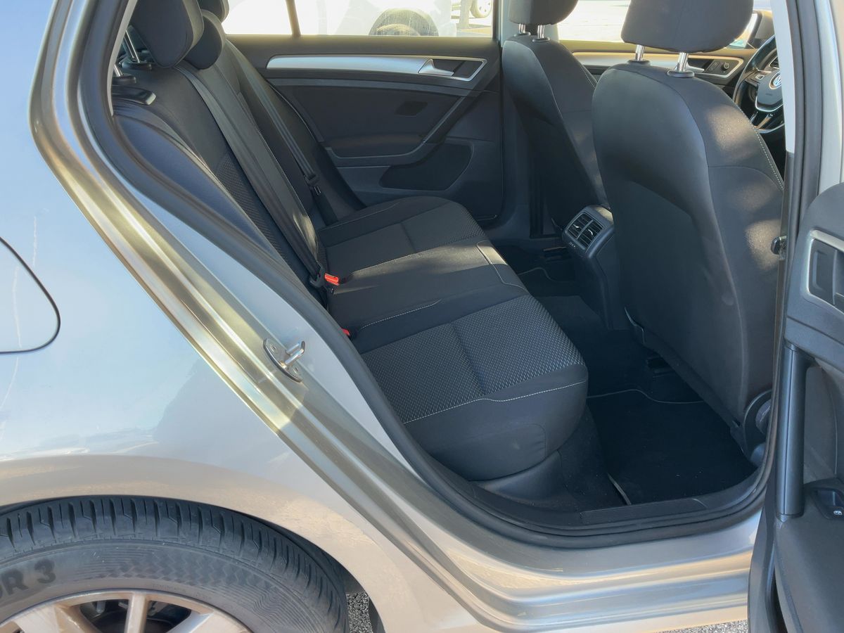 Volkswagen Golf 2018 — photo 19