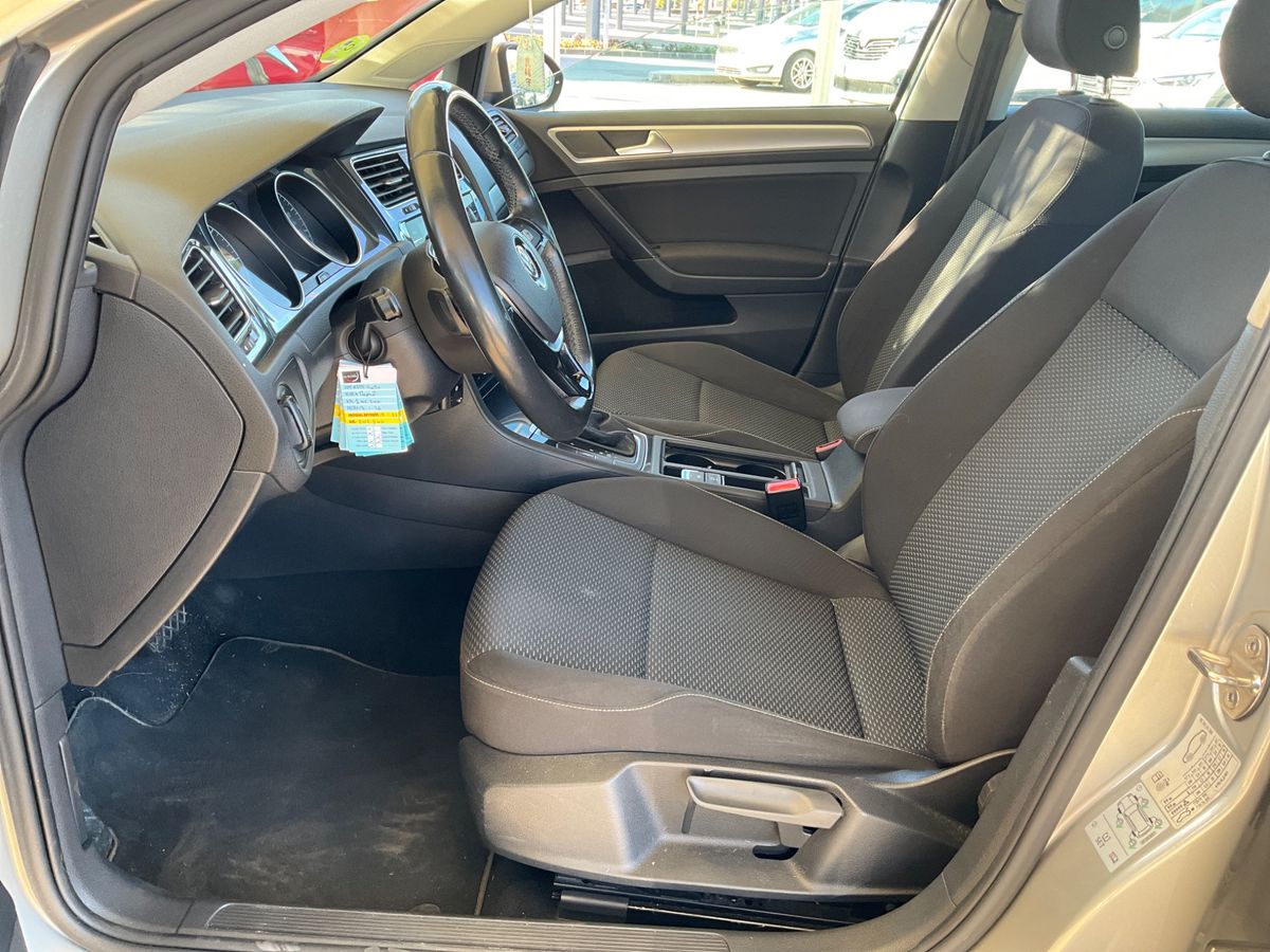 Volkswagen Golf 2018 — photo 31