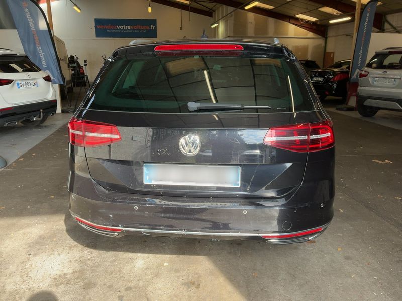 Volkswagen Passat 2.0 TDI Carat Edition 4Motion BlueMotion Tech 2016 – снимка 7