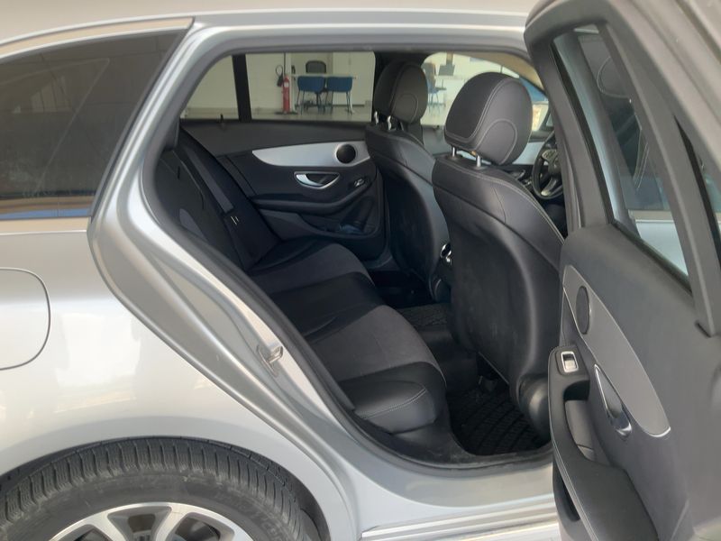 Mercedes-Benz C-Klasse C 220 d T 4Matic AMG Sport — zdjęcie 14