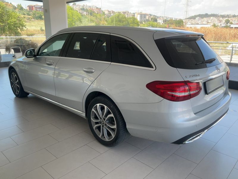 Mercedes-Benz C-Klasse C 220 d T 4Matic AMG Sport — zdjęcie 3