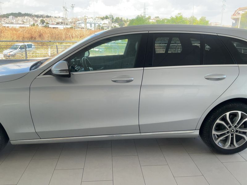 Mercedes-Benz C-Klasse C 220 d T 4Matic AMG Sport — zdjęcie 4
