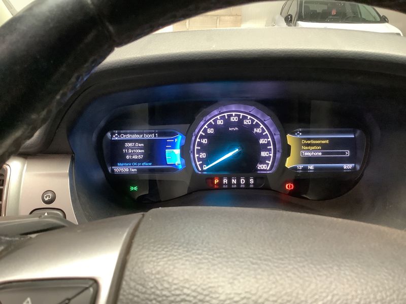 Ford Ranger 3.2 TDCi Doppelkabine Limited 4x4 — zdjęcie 13
