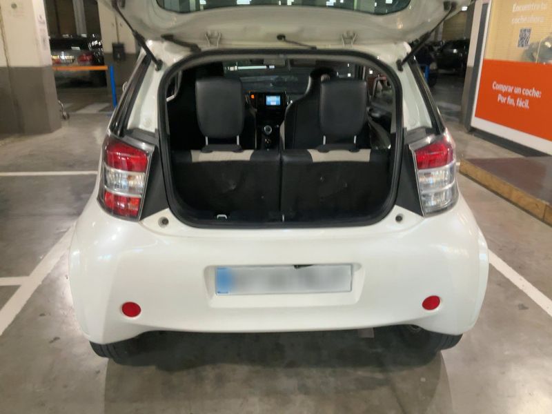 Toyota iQ 1.33 Dual VVT-i — zdjęcie 10