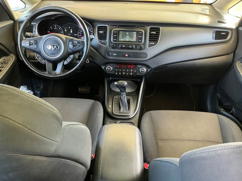 Kia Carens 1.7 CRDi Edition 7 — zdjęcie 12