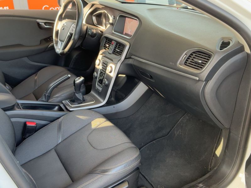 Volvo V40 Cross Country 2.0 D2 Plus — zdjęcie 11